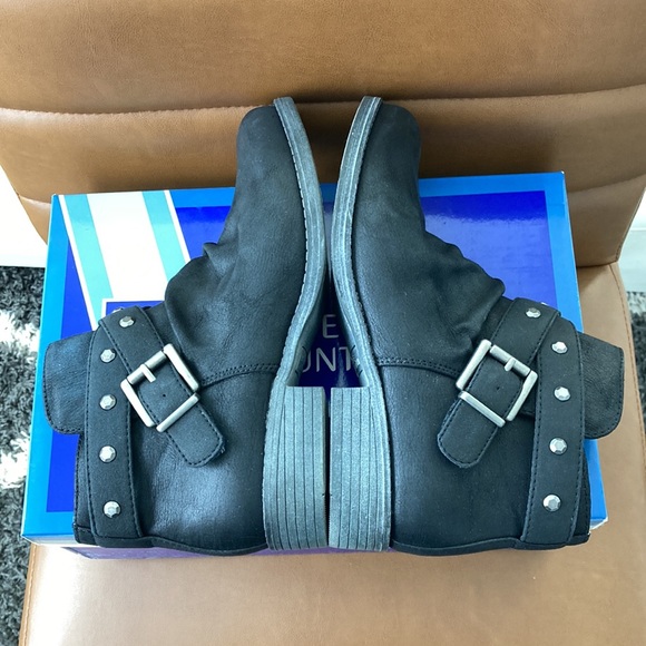 NWB Ankle Boots- Size 6 - Picture 5 of 12